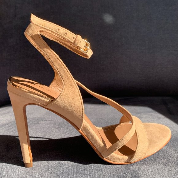 BCBGMAXZRIA Amilia Suede Tea Rose Heels Women's Size 5.5 - Picture 2 of 8